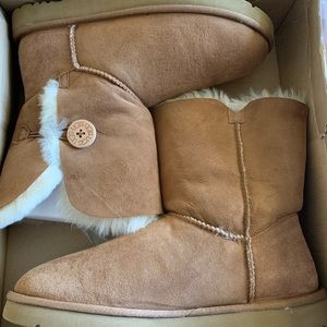 Bailey Button ugg boots